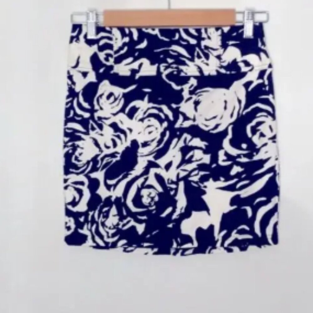 Forever 21 Black & White Floral Mini Skirt Size Small